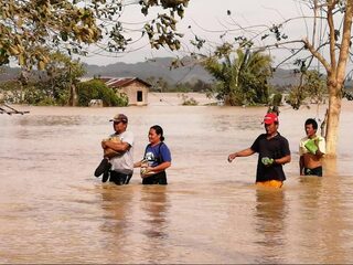 21ste orkaan raast over Filipijnen: 16 doden, toeristen gestrand