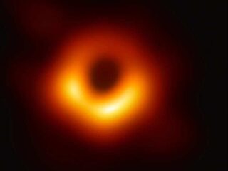 Zwarte gaten komen heel dichtbij met Virtual Reality