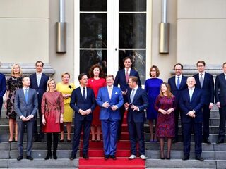 Koning beëdigt kabinet-Rutte III