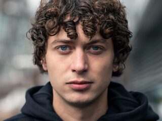 Theatermaker Charli Chung: 'Mijn werk is één grote liefdestornado'