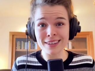 Daisy gaat viral met raps over jongeren in coronatijd: 'Ik ben een soort TikTok-psycholoog geworden'