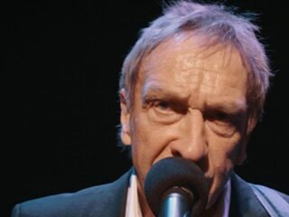 Alex Roeka: 'Ik heb dikwijls het gevoel vlak voor een voorstelling: ik ga mezelf dood zingen'