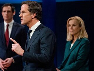 VVD verliest zetels in peiling maar blijft grootste, daarachter strijd om de tweede plek