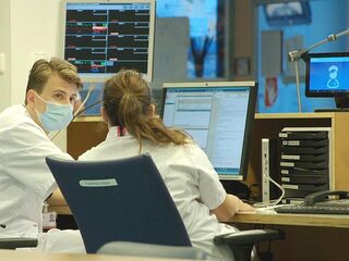 Elektronische patiëntendossiers ouderwets: 'Mensen soms met cd-rom op hun buik naar ander ziekenhuis'