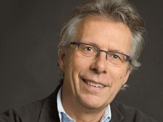 Hoe ga je ermee om als je idool een massamoord uit de Tweede Wereldoorlog verzwijgt?