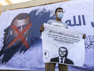 Macron raakt de verkeerde snaar bij Islamitische gemeenschap Frankrijk