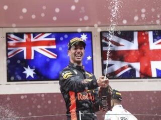 Ricciardo wint in Monaco, inhaalrace Verstappen leidt tot negende plaats