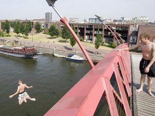 'Deep dive' is jeukwoord: 'Niet verstandig om te doen, zeker niet op kantoor'