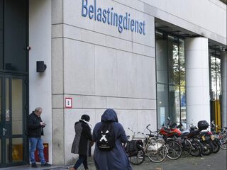 'FNV wil externe commissie voor klachten belastingdienst'