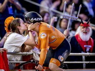 Baanwielrenner Harrie Lavreysen maakt favorietenrol waar en wint WK-goud op keirin