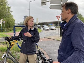 Coronacrisis helpt minister Van Nieuwenhuizen van rekeningrijden af