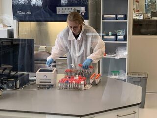 Dreigend tekort voor laboratoria die coronatests moeten onderzoeken