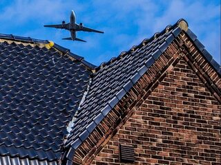 'Ultrafijnstof door vliegtuigen vraagt om maatregelen van Schiphol'