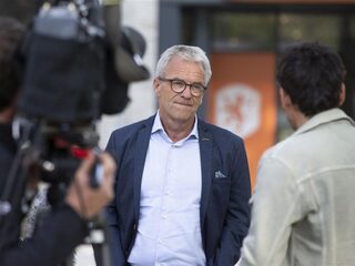 NOS Voetbalpodcast: 'Wie staat er op om Nederlandse voetbal te redden?'