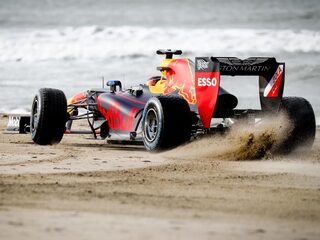 Stand.nl: Het is belachelijk dat Formule 1-teams door het natuurgebied mogen rijden.