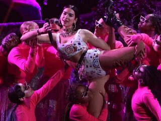 Artiesten proberen met livestreams in de picture te blijven