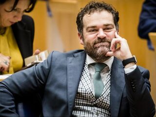 'Klaas Dijkhoff moet zijn wachtgeld gewoon lekker houden'