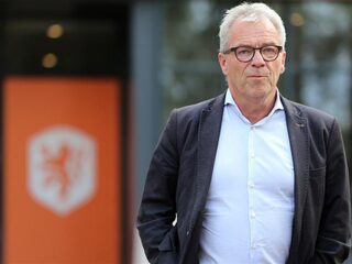 Blijft het kaartenhuis van betaald voetbal overeind?