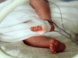 Zorgen om volle intensive care pasgeboren baby’s