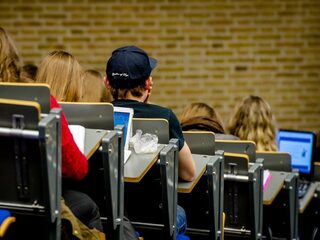 Stand.nl: Een landelijke meldpunt 'indoctrinatie in het onderwijs' gaat te ver