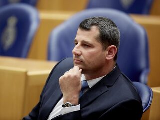 Kees van Amstel: 'Er komt weer een 'plan' naar boven borrelen uit die bruine coalitieprut'