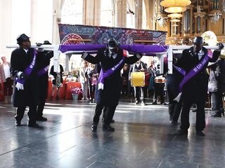 Nederlandse kistdragers hekelen internethit