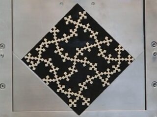 Dit bijzondere materiaal vouwt zichzelf op