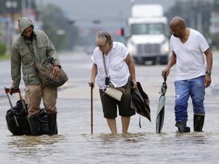 Nederlandse in Houston: 'Je ziet mensen met kano's anderen helpen'