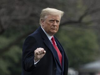 Trump ondertekent alsnog coronasteunpakket