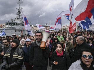 Podcast De Dag: Op Lesbos zijn ze niet de migranten, maar de politiek beu