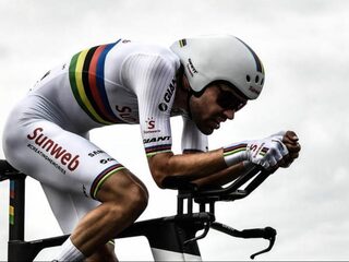 Dumoulin wint tijdrit, maar kan Thomas niet uit gele trui rijden