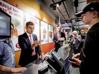 Kabinet strenger op online drankverkoop minderjarigen