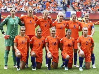 Vandaag op NPO Radio 1: Oranje in kwartfinales en journalistiek in het Vaticaan