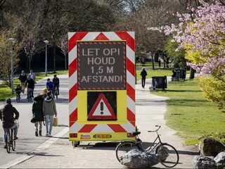 De buzzer als sociaal waarschuwingsmechanisme: 'Een pittig tyfusgeluid'