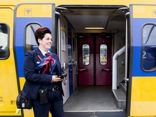 NS vervangt 'dames en heren' voor 'beste reizigers'