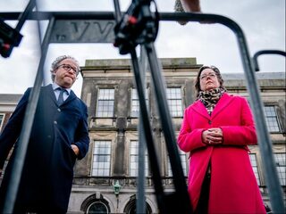 'Kamerleden en regering moeten niet op elkaars stoel gaan zitten'