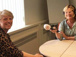 Podcast Opvliegers: Elles de Bruin volgt de overgang in de hoop het taboe te doorbreken