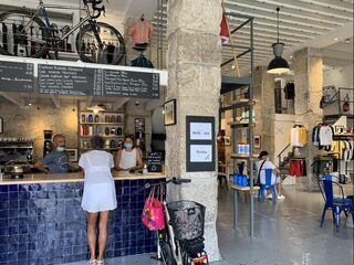 In het wielercafé is een zomer zonder tour als een winter zonder kerst