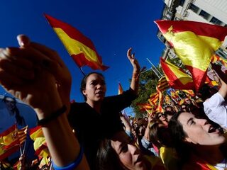 Grote betoging in Barcelona tegen Catalaanse onafhankelijkheid