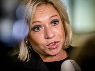 ‘Minister Hennis had er moeten staan, maar ze stond er niet’
