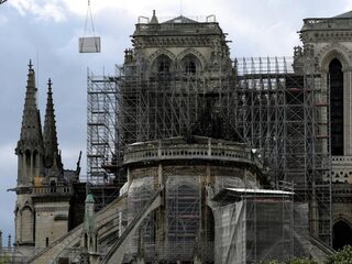 Architecten manen Macron tot kalmte: neem tijd voor herbouw Notre-Dame