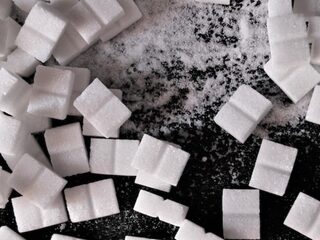 'Als fabrikanten geen zout en suiker aan producten toevoegen, doen we het zelf wel'