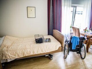 Advies aan kabinet: 'Laat verpleeghuizen eigen bezoekregeling bepalen'