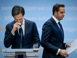 Hugo de Jonge onder vuur: 'Waarom straalt dit niet op Mark Rutte af?'