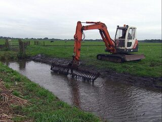 Kabinet wil met spoed ruimere normen voor PFAS in de grond