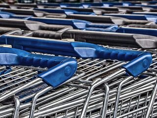 'Is het reinigen van winkelkarretjes schijnveiligheid?' Vragen en antwoorden uit het coronaspreekuur