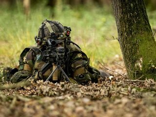 Defensiesalarissen regelmatig op armoedegrens