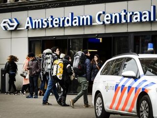 In 2002 bleef Luca achter op Amsterdam Centraal
