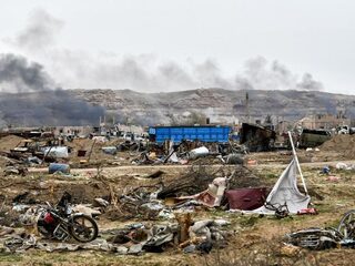 Podcast De Dag: verslag doen tussen de resten van het kalifaat