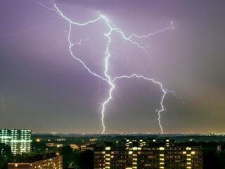 'Forse onweersbuien' op komst, code oranje in vijf provincies